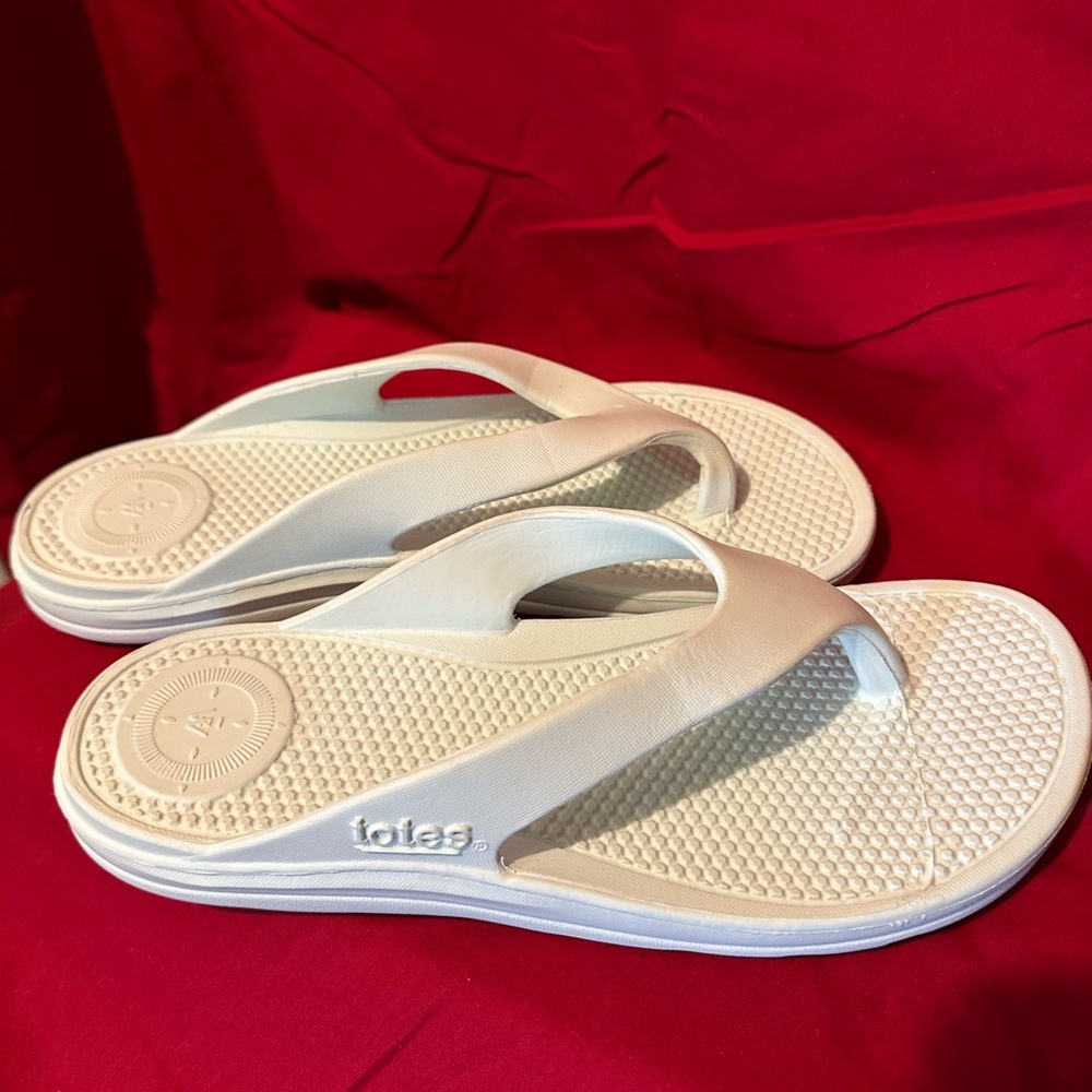 Women’s totes every wear flip flops